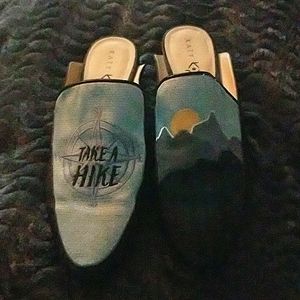 Katy Perry embroidered shoes